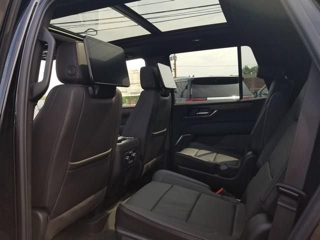 New 2026 GMC Yukon Denali w/ Denali Reserve Package AWD/4WD image 10