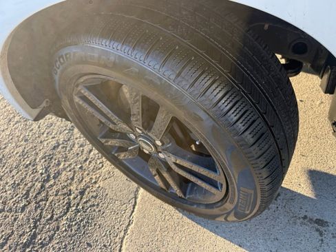 Used 2014 Land Rover LR4 HSE LUX image 12