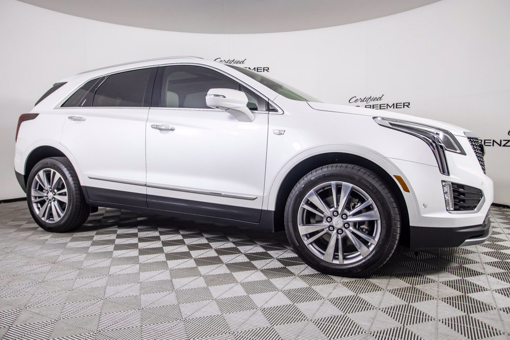 Used 2026 Cadillac XT5 Premium Luxury w/ Driver Assist Package AWD/4WD image 2