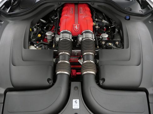 Used 2011 Ferrari California RWD image 12