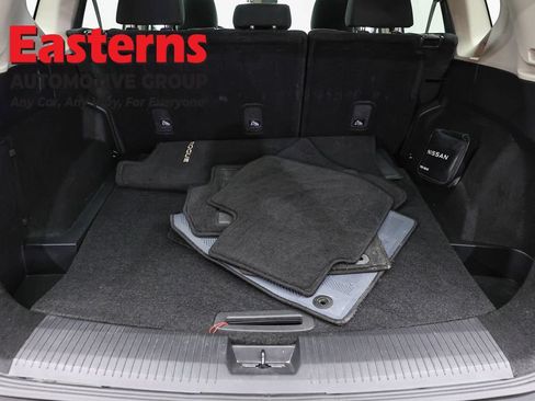 Used 2023 Nissan Rogue S AWD/4WD image 9