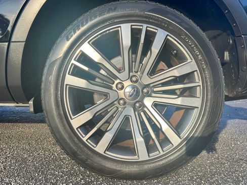 Used 2017 Ford Explorer Platinum AWD/4WD image 7