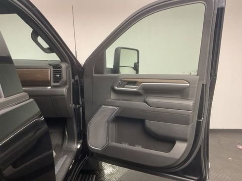 Certified 2024 Chevrolet Silverado 2500 High Country w/ Midnight Edition image 27