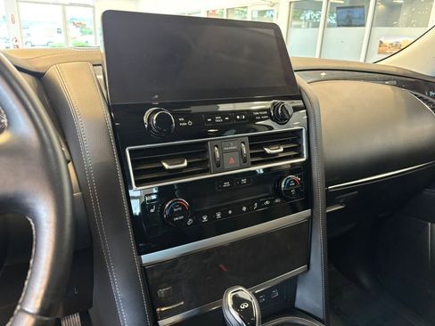 Used 2024 INFINITI QX80 Luxe AWD/4WD image 17