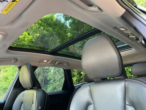 Certified 2023 Volvo XC60 B5 Ultimate AWD/4WD image 24