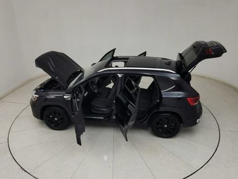 Used 2024 Volkswagen Taos SE FWD image 32
