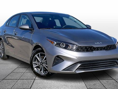 Certified 2024 Kia Forte LXS image 2