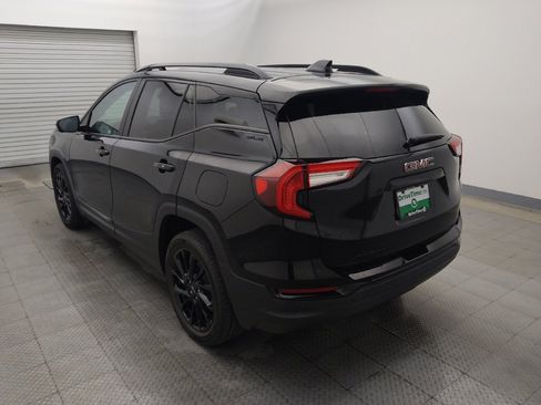 Used 2024 GMC Terrain SLE w/ Driver Convenience Package FWD image 5