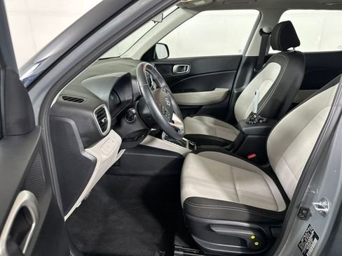 Certified 2023 Hyundai Venue SEL image 11