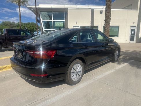 Used 2019 Volkswagen Jetta S image 4