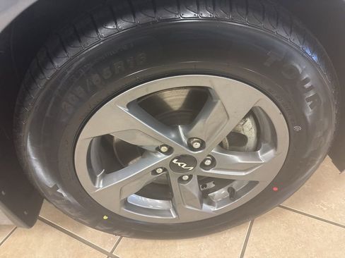 Used 2023 Kia K5 LXS image 28