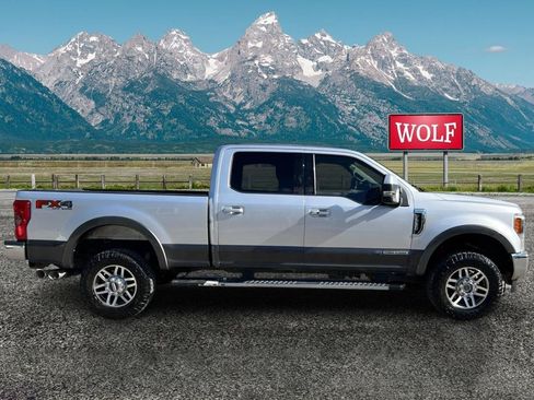 Used 2017 Ford F350 Lariat w/ Lariat Ultimate Package AWD/4WD image 4