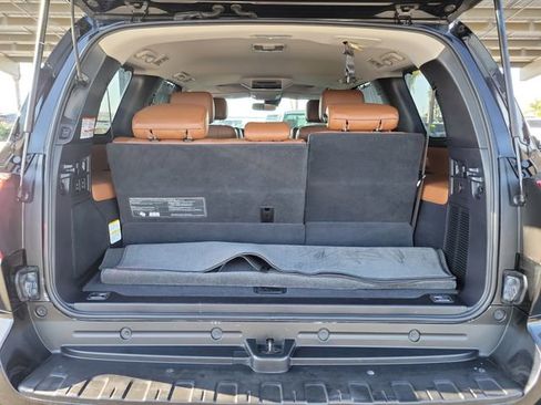 Used 2019 Toyota Sequoia Platinum w/ Preferred Accessory Package AWD/4WD image 28