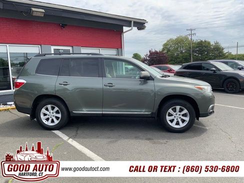Used 2013 Toyota Highlander Plus AWD/4WD image 4
