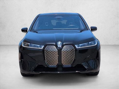 Used 2023 BMW iX xDrive50 w/ Premium Package AWD/4WD image 2