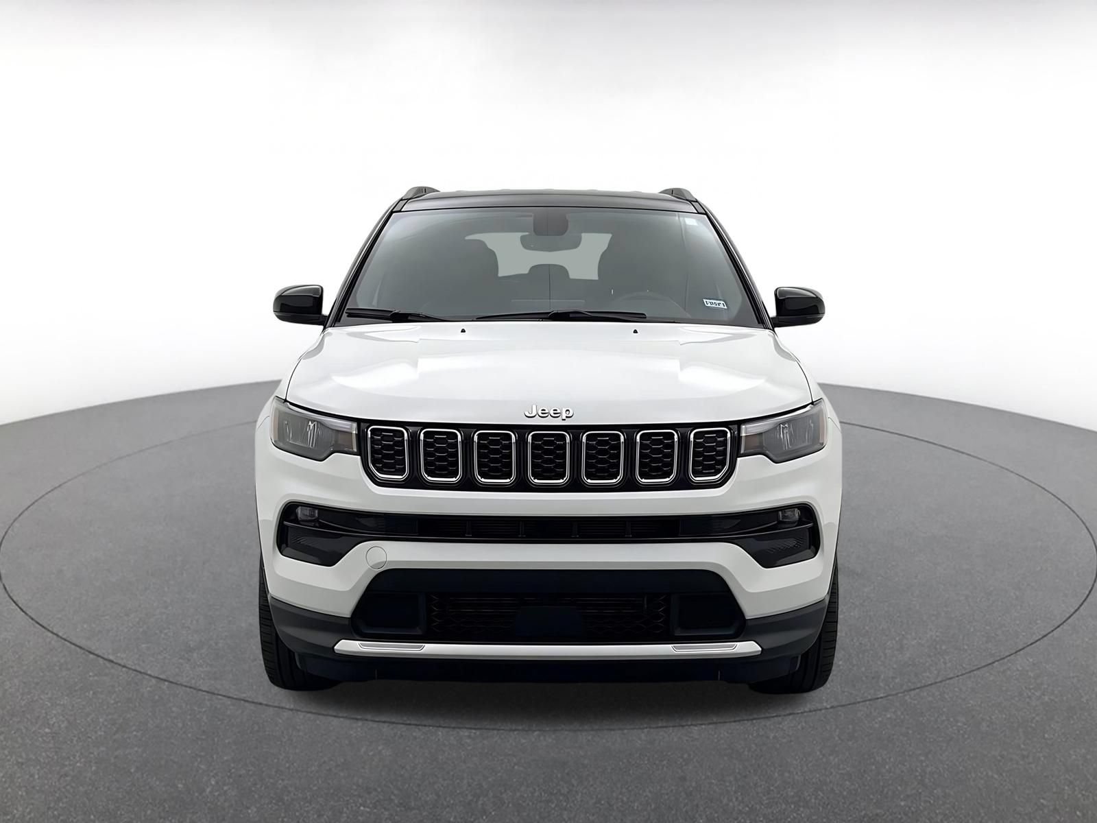 Used 2025 Jeep Compass Limited AWD/4WD image 2
