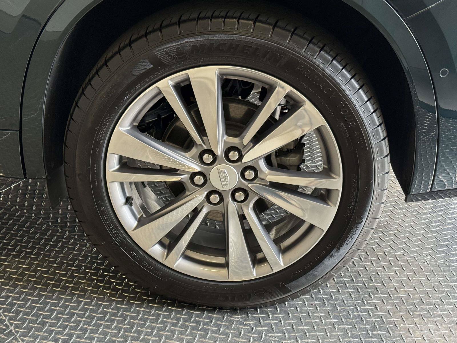 Used 2024 Cadillac XT6 Premium Luxury w/ Technology Package AWD/4WD image 13