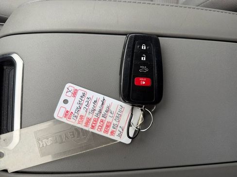 Used 2023 Toyota Highlander LE image 30