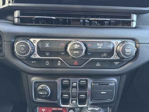 New 2026 Jeep Wrangler Unlimited Rubicon image 21