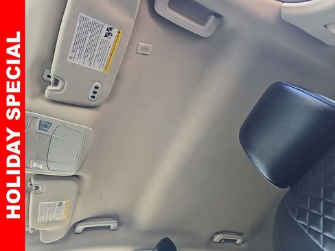 Used 2023 Ford Edge Titanium image 29