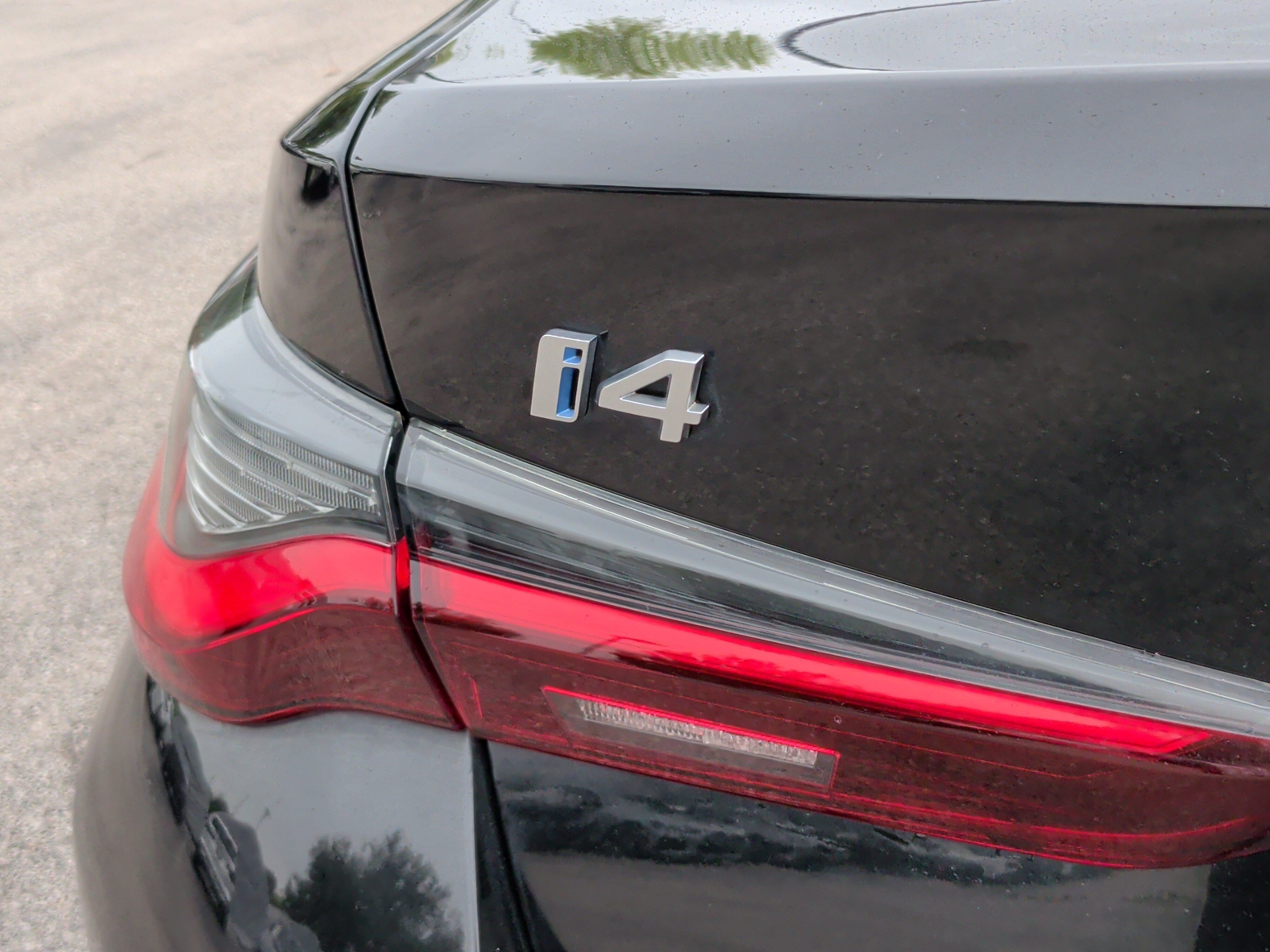 Used 2023 BMW i4 eDrive35 w/ Premium Package RWD image 11