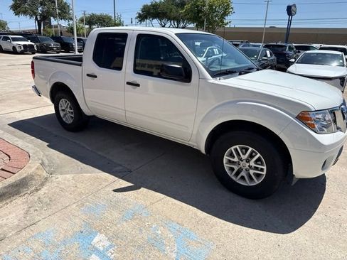 Used 2019 Nissan Frontier SV RWD image 5