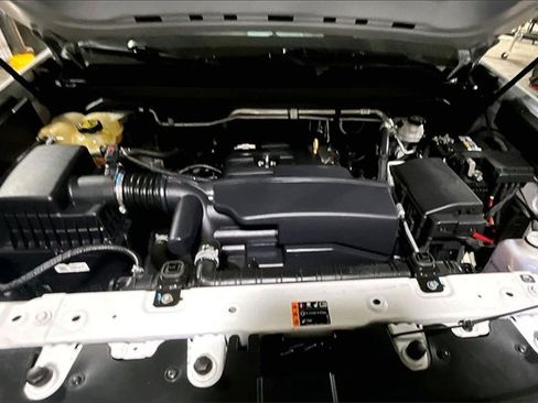 Used 2018 Chevrolet Colorado W/T w/ WT Convenience Package image 9