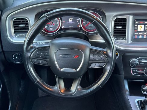 Used 2022 Dodge Charger SXT RWD image 15
