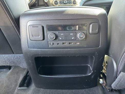 Used 2018 GMC Yukon Denali w/ Denali Ultimate Package image 29