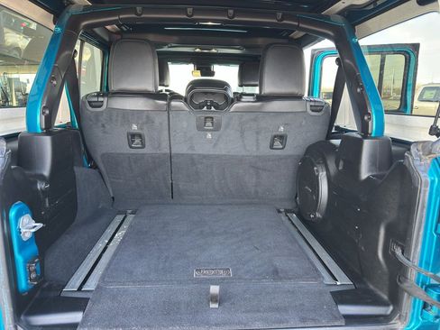 Used 2020 Jeep Wrangler Unlimited Sahara w/ Advanced Safety Group image 37