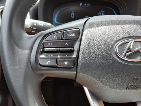 Used 2025 Hyundai Venue SEL FWD image 20