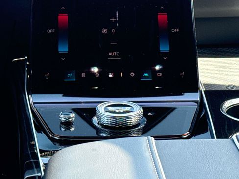 Used 2025 Cadillac Escalade ESV Sport AWD/4WD image 23