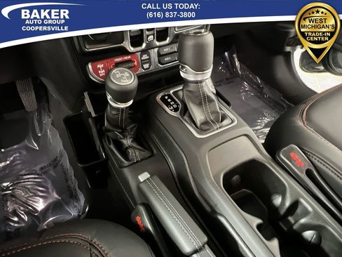 Used 2025 Jeep Wrangler Unlimited Rubicon image 17