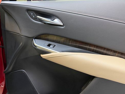 Certified 2025 Cadillac XT4 Premium Luxury FWD image 48