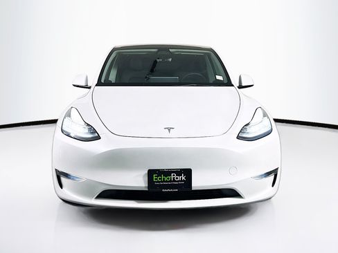 Used 2023 Tesla Model Y Long Range AWD/4WD image 2