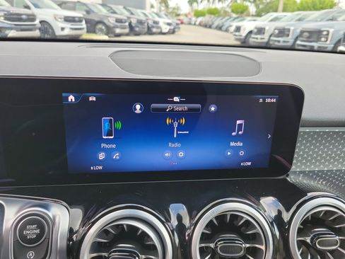 Used 2025 Mercedes-Benz GLB 250 image 23