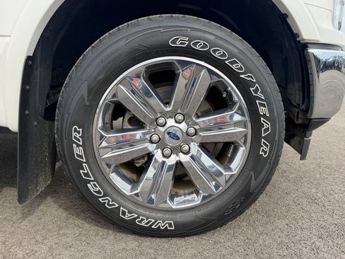 Used 2018 Ford F150 Lariat w/ Equipment Group 502A Luxury AWD/4WD image 18