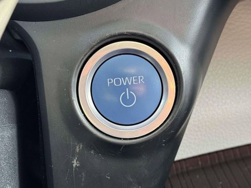 Used 2023 Toyota Sienna XLE image 27