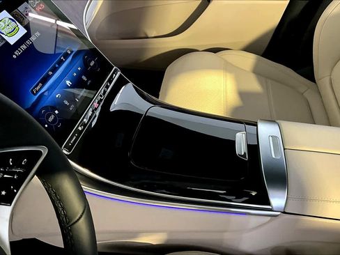 New 2026 Mercedes-Benz GLC 350e 4MATIC image 10