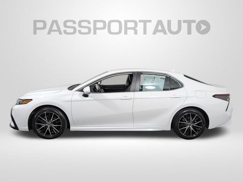 Certified 2024 Toyota Camry SE image 3