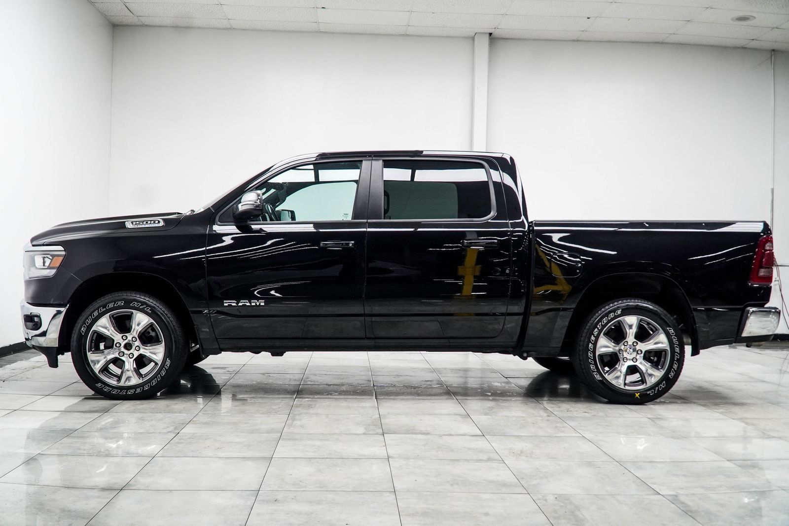 Used 2023 RAM 1500 Laramie AWD/4WD image 11