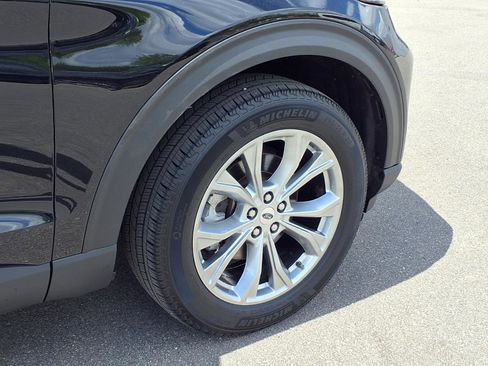 Used 2024 Ford Explorer XLT w/ Equipment Group 202A AWD/4WD image 29