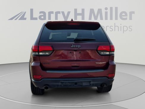 Used 2017 Jeep Grand Cherokee Trailhawk w/ Trailhawk Luxury Group AWD/4WD image 4