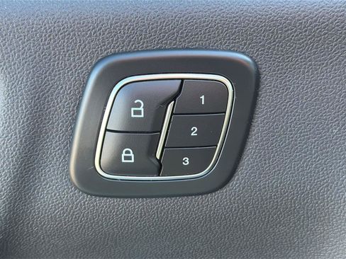 Used 2025 Ford Escape Platinum AWD/4WD image 21