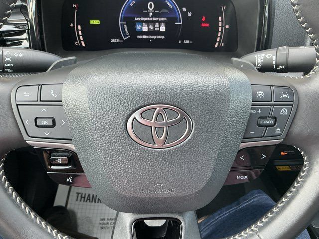 Used 2025 Toyota Camry SE FWD image 30