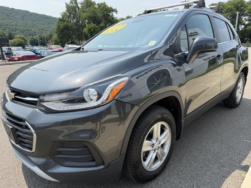 Used 2019 Chevrolet Trax LT w/ LPO, Protection Package AWD/4WD image 1