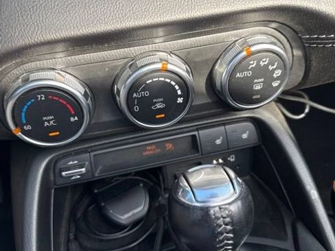 Used 2021 MAZDA MX-5 Miata RF Grand Touring RWD image 19