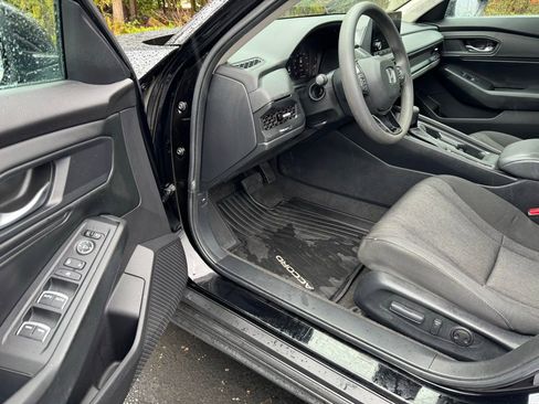 Certified 2023 Honda Accord EX image 6