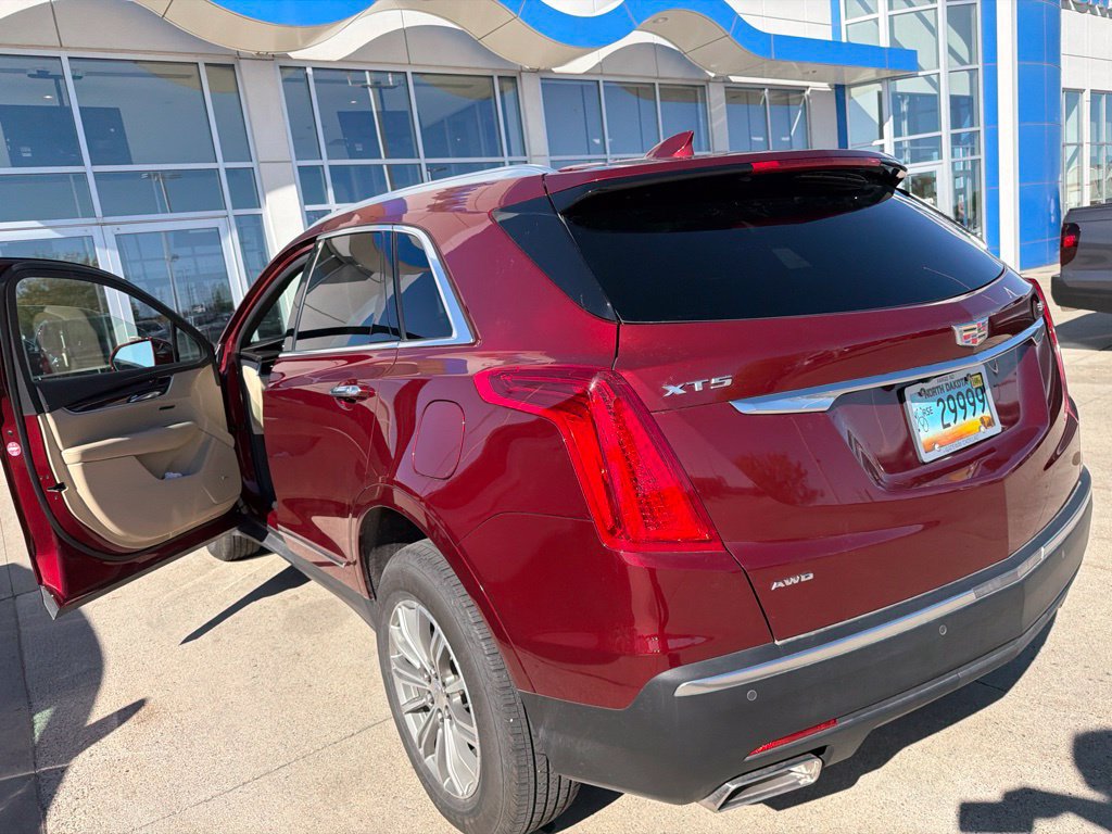 Used 2018 Cadillac XT5 Luxury w/ Driver Awareness Package AWD/4WD image 6