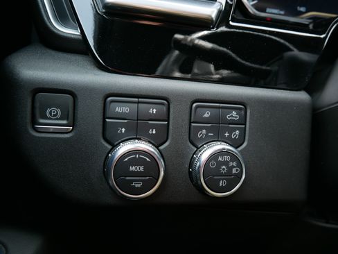 Used 2022 GMC Sierra 1500 SLT w/ SLT Premium Plus Package image 26